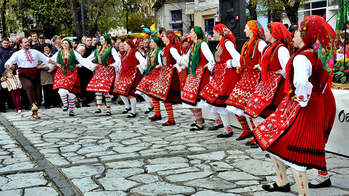 Bulgarian costume